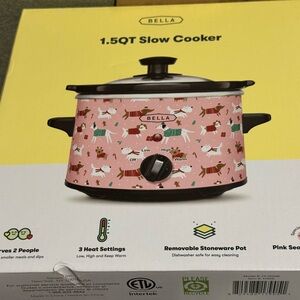 COPY - 1.5-Qt. Slow Cooker - Pink Dogs